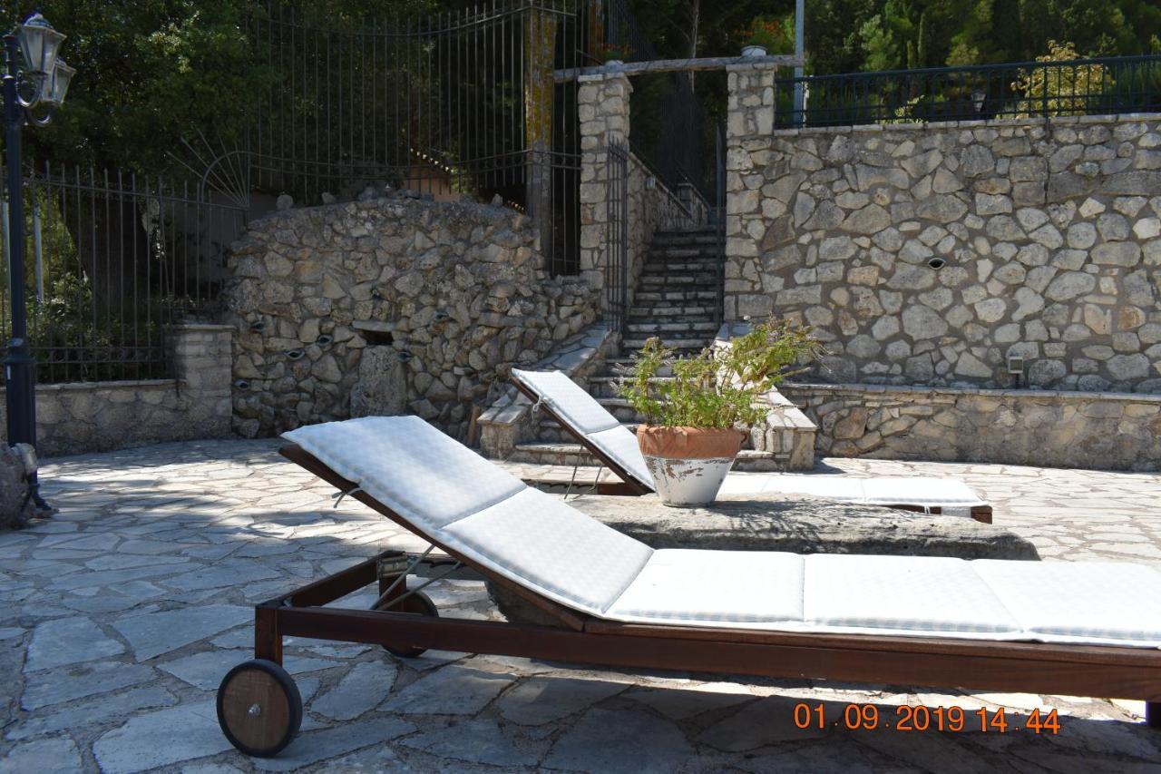 Estate Dafnopanagia Villa Magda Asprogerakata Dış mekan fotoğraf